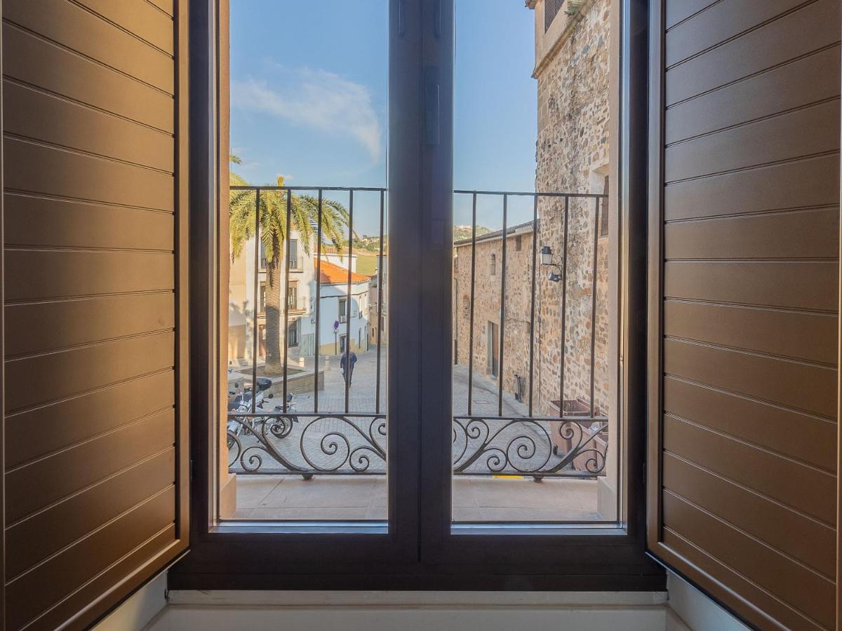 Apartamentos El Patio Plaza Santa Clara Caces Zewnętrze zdjęcie