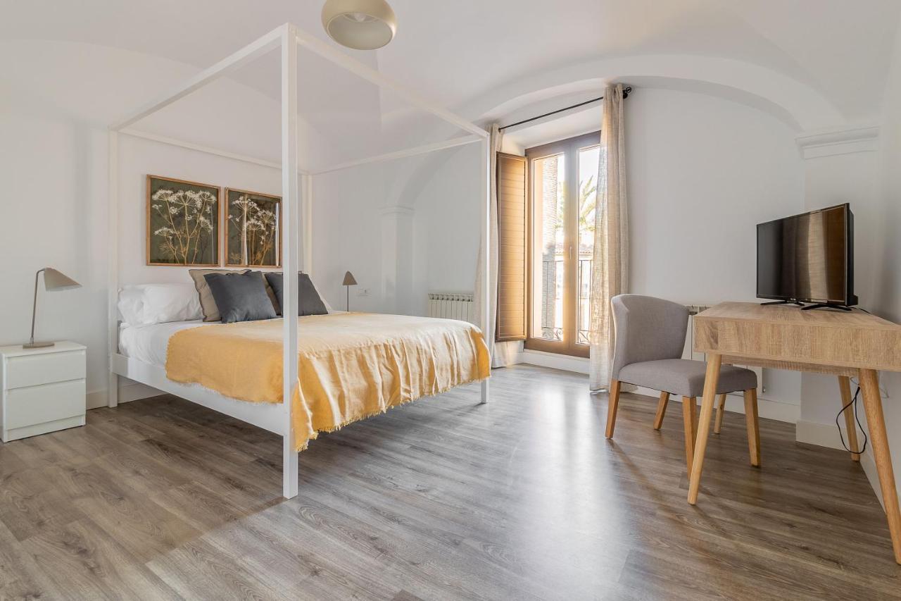 Apartamentos El Patio Plaza Santa Clara Caces Zewnętrze zdjęcie